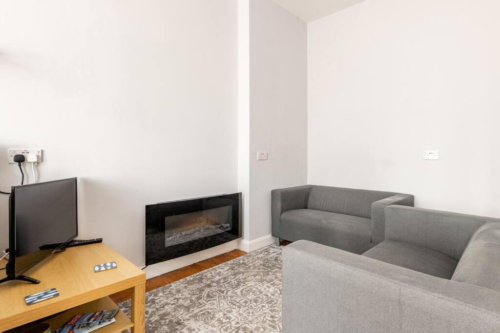 The Hideaway, Family Apartment Close To The Beach. 페인턴 외부 사진