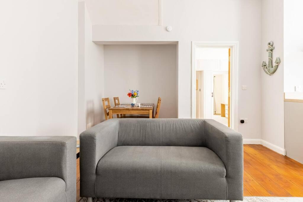 The Hideaway, Family Apartment Close To The Beach. 페인턴 외부 사진