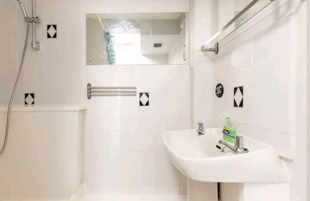 The Hideaway, Family Apartment Close To The Beach. 페인턴 외부 사진