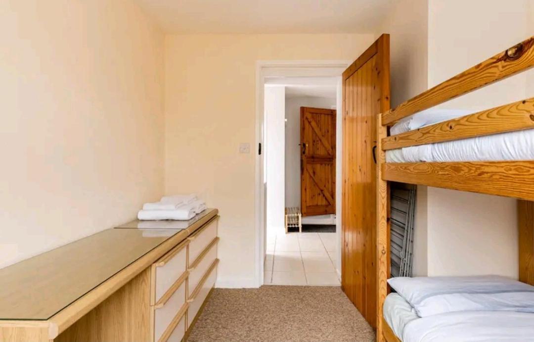 The Hideaway, Family Apartment Close To The Beach. 페인턴 외부 사진